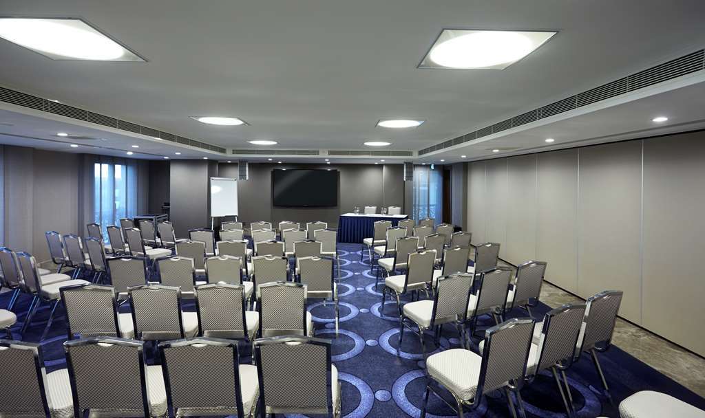 Doubletree By Hilton Gayrettepe Istanboel